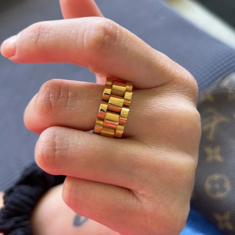 Chunky Rink Size 7 - Picture 3 of 3